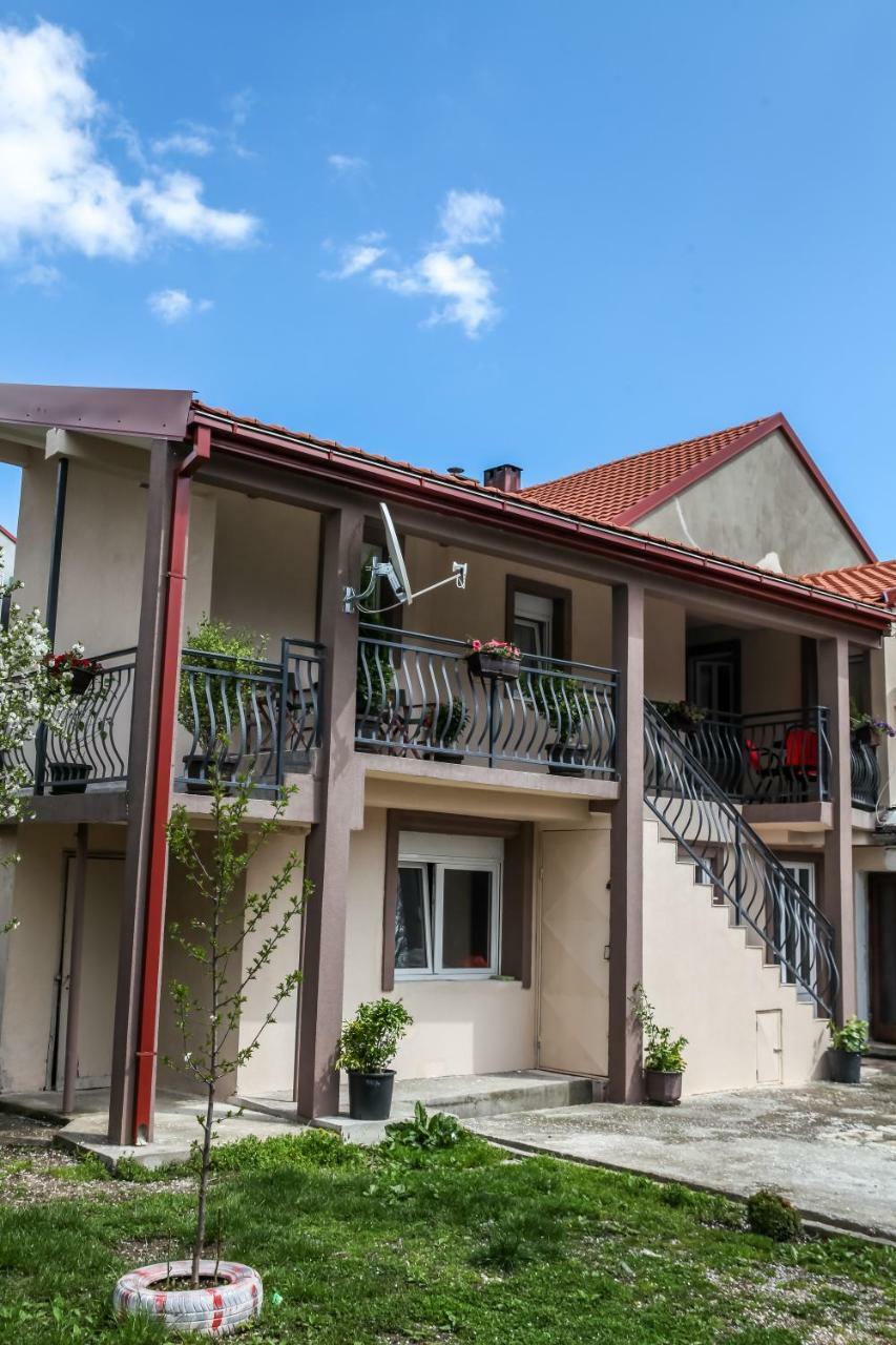 Apartman Kaca Cetinje Eksteriør billede